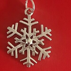 925 Sterling Silver Snowflake Pendant